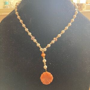 Elegant Pearl and Adventurine Pendant Necklace